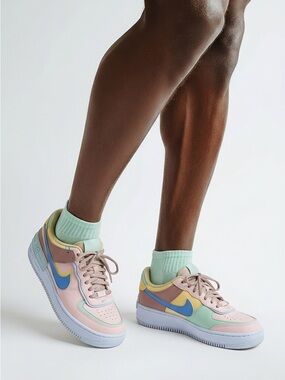 Nike Womens Pastel Pink and Blue Multi-Accent Sneakers